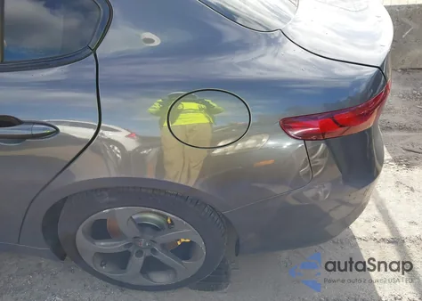 2019 Alfa Romeo Giulia Sport Rwd z USA, uszkodzony, nr VIN ZARFAMANXK7603353